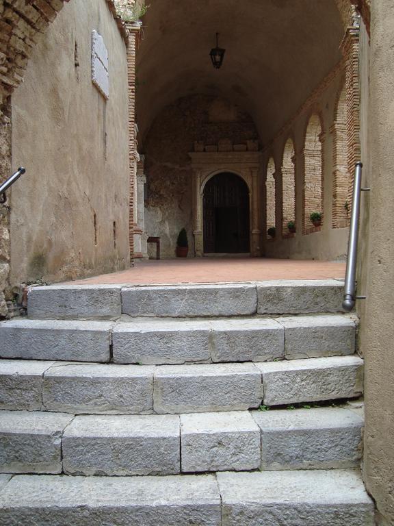 B&B Villa Sveva Rocca Imperiale Kültér fotó