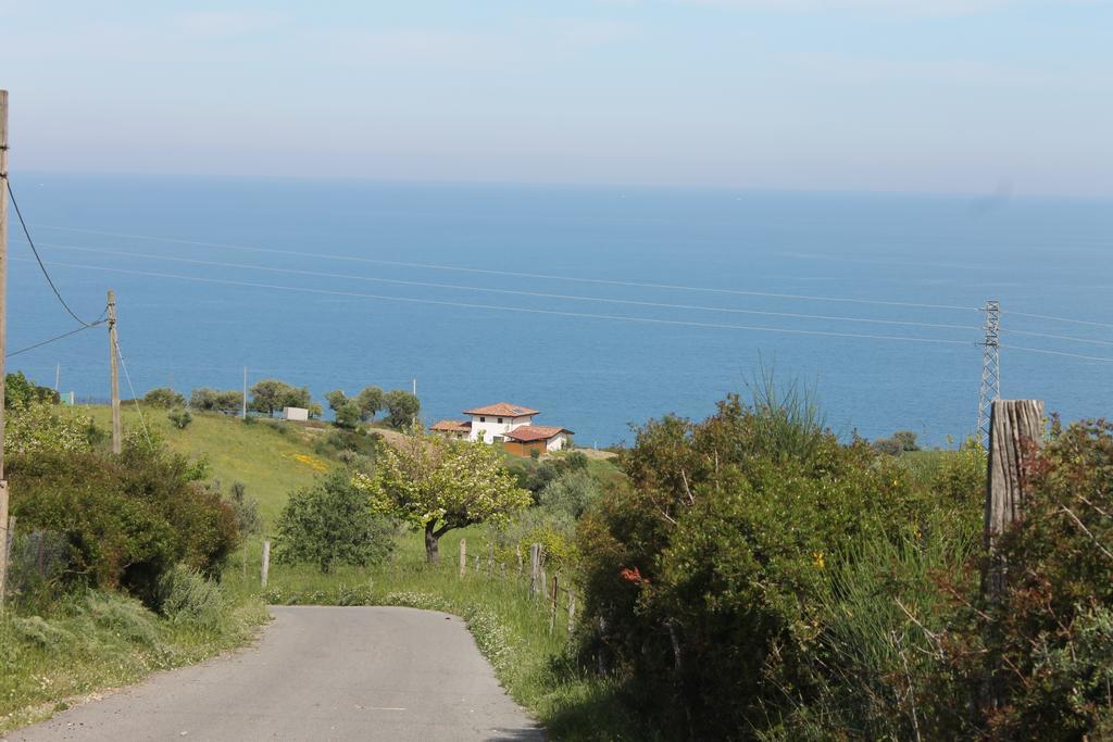 B&B Villa Sveva Rocca Imperiale Kültér fotó