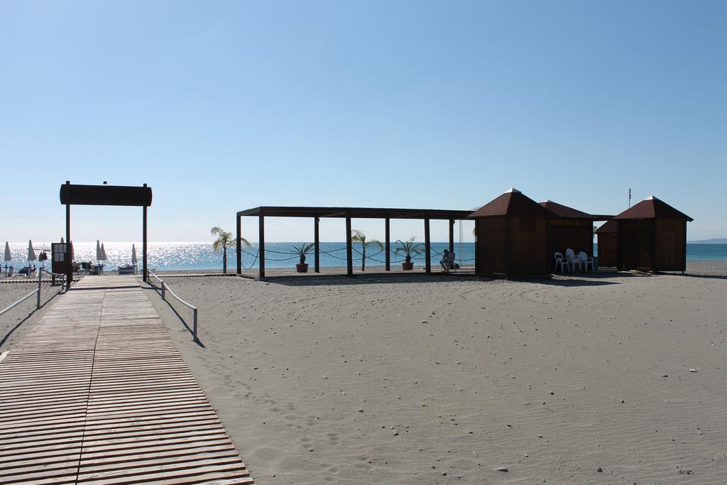 B&B Villa Sveva Rocca Imperiale Kültér fotó