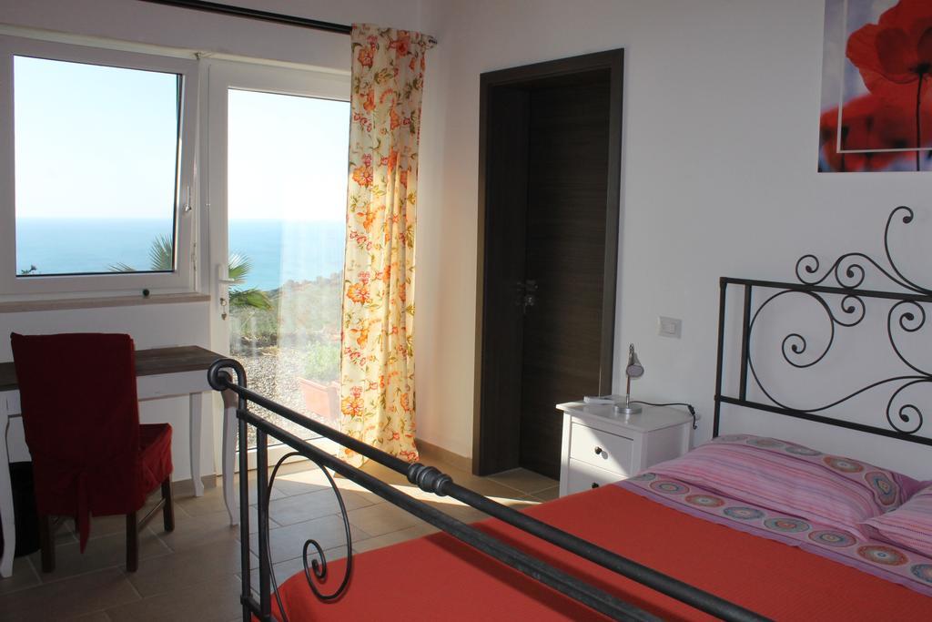 B&B Villa Sveva Rocca Imperiale Kültér fotó
