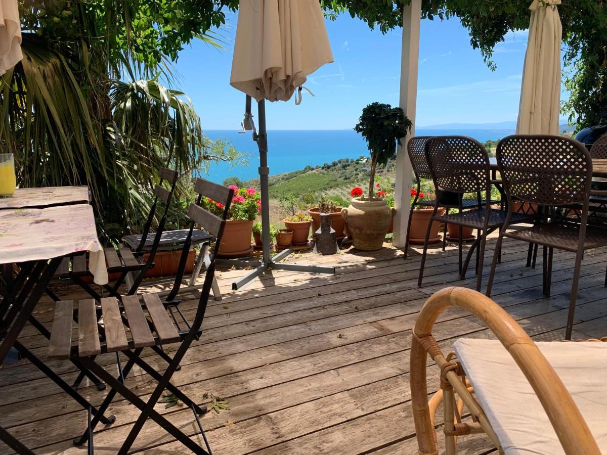 B&B Villa Sveva Rocca Imperiale Kültér fotó