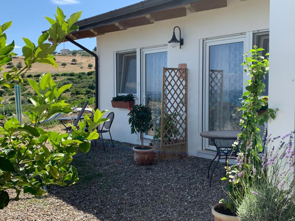 B&B Villa Sveva Rocca Imperiale Kültér fotó